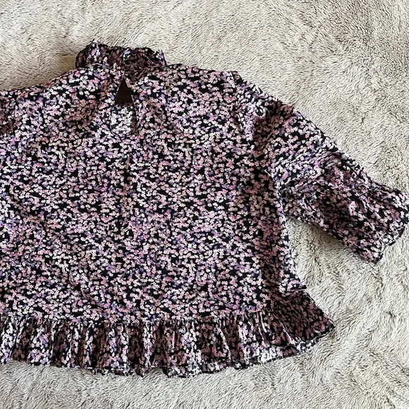 Flowered Blouse - Picture 3 of 3